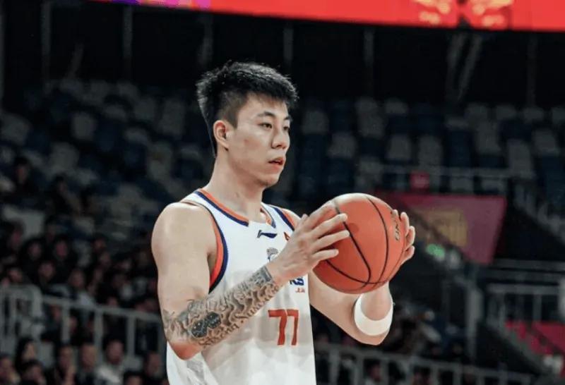 九游体育-上海113-73大胜广东 球员评价：4人满分，6人及格，2人低迷